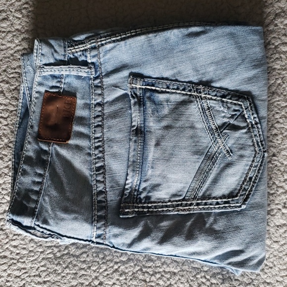 BKE Derek Stretch Relaxed Boot Cut Light Wash Denim Jeans - Picture 11 of 12